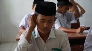 Harmoni Pendidikan Agama dan Ilmu Pengetahuan - Kegiatan Belajar Mengajar di Pondok Pesantren Modern Almuawanah - Majalaya - Bandung