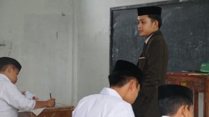 Harmoni Pendidikan Agama dan Ilmu Pengetahuan - Kegiatan Belajar Mengajar di Pondok Pesantren Modern Almuawanah - Majalaya - Bandung