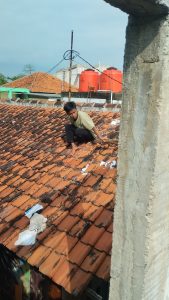 Bersih-Bersih Pondok Pesantren Almuawanah - Majalaya
