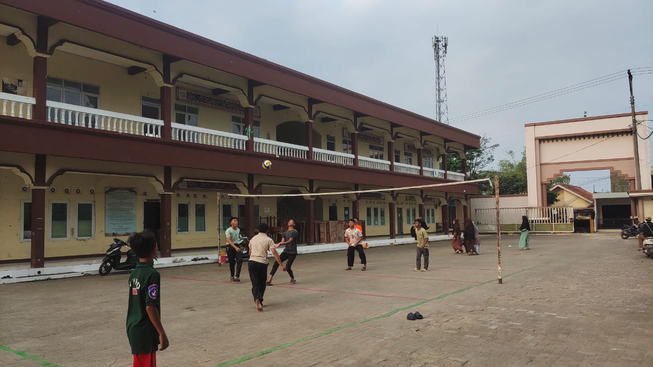 Olahraga Sore, Santri Pesantren Almuawanah Majalaya